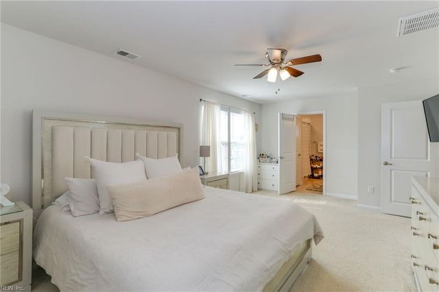 104 Williamson Park LN, Smithfield, VA 23430