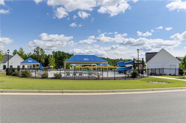 104 Williamson Park LN, Smithfield, VA 23430