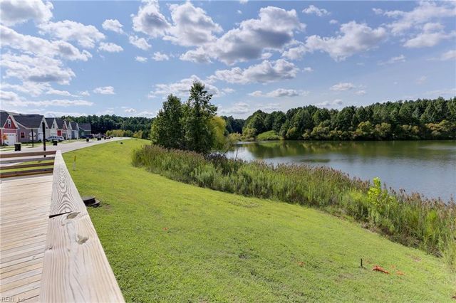 104 Williamson Park LN, Smithfield, VA 23430