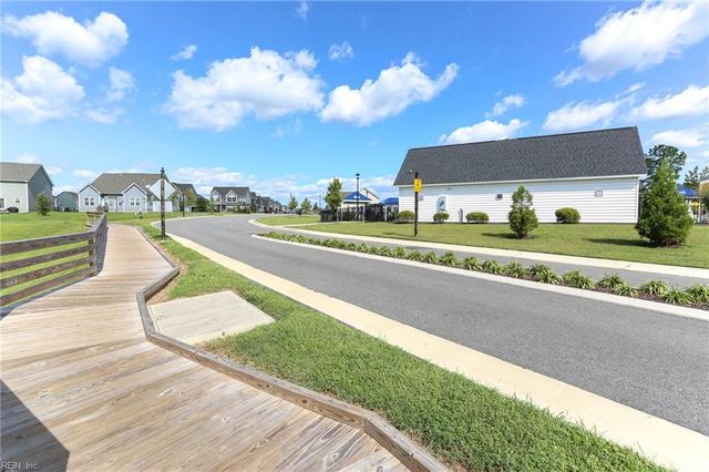104 Williamson Park LN, Smithfield, VA 23430
