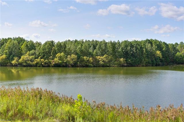 104 Williamson Park LN, Smithfield, VA 23430
