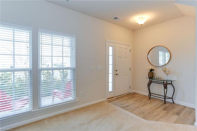 104 Williamson Park LN, Smithfield, VA 23430