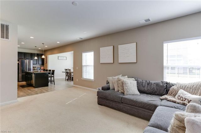 104 Williamson Park LN, Smithfield, VA 23430