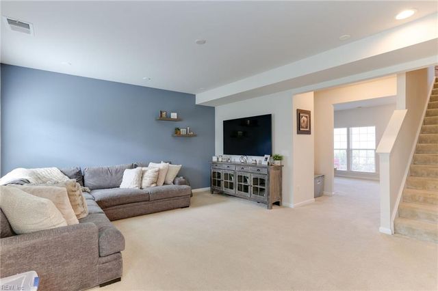 104 Williamson Park LN, Smithfield, VA 23430
