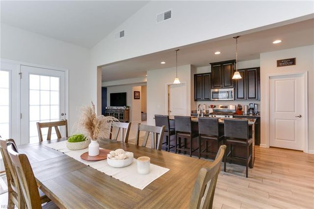 104 Williamson Park LN, Smithfield, VA 23430