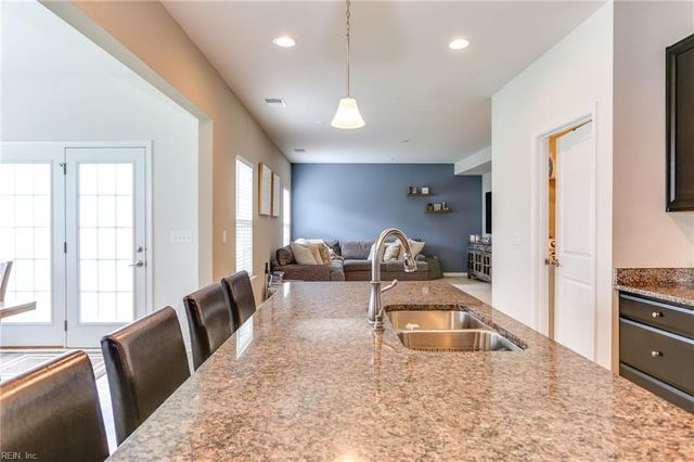 104 Williamson Park LN, Smithfield, VA 23430