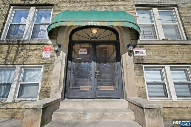 7505 Palisade Avenue 201, North Bergen, NJ 07047