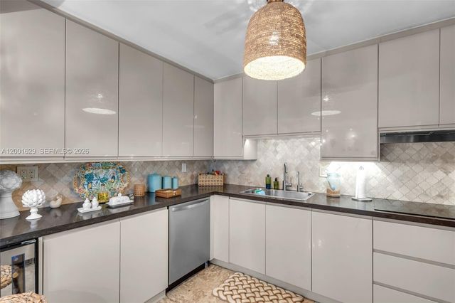 55 Ocean Lane Dr 1028, Key Biscayne, FL 33149