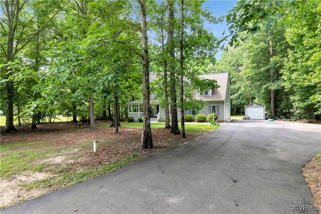 8265 Elizabeth Ann Dr, Mechanicsville, VA 23111