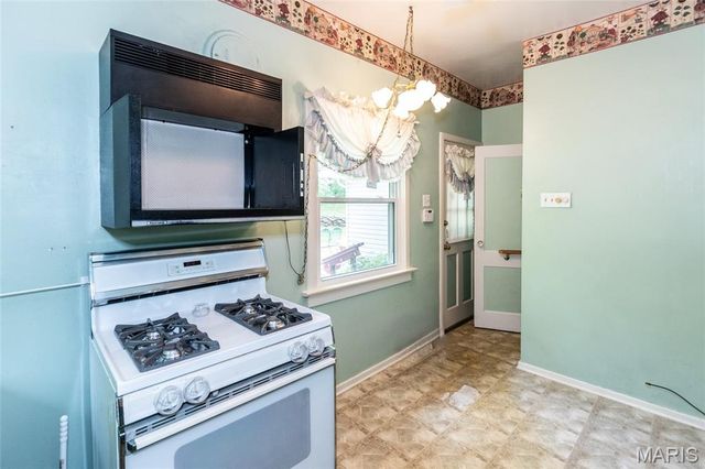 12505 Weber Hill Road, Sunset Hills, MO 63127