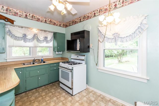 12505 Weber Hill Road, Sunset Hills, MO 63127