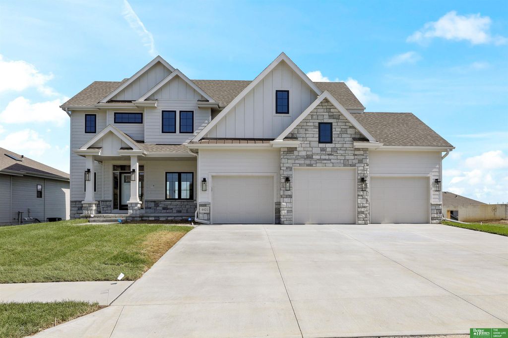 10406 S 118 Street, Papillion, NE 68046