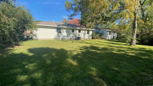 1511 Rebel Dr, Jacksonville, AR 72076