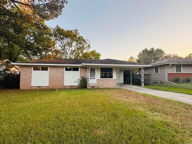 1511 Rebel Dr, Jacksonville, AR 72076