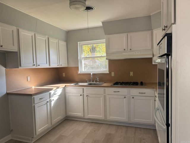 1511 Rebel Dr, Jacksonville, AR 72076