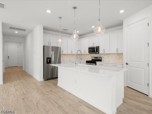 18262 Parksville DR, Estero, FL 33928