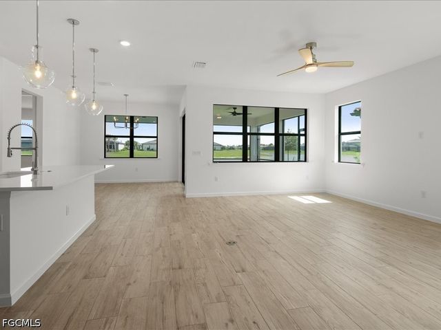 18262 Parksville DR, Estero, FL 33928