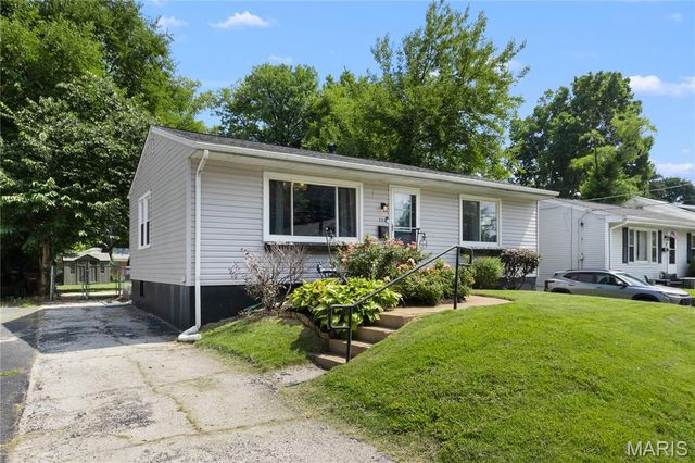209 Madison Avenue, St Louis, MO 63119