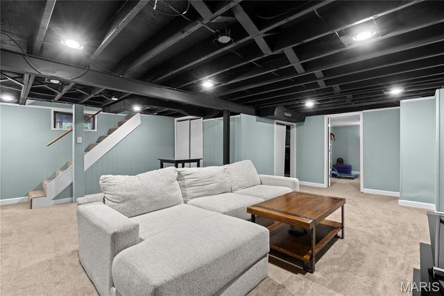 209 Madison Avenue, St Louis, MO 63119