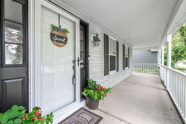 2032 Swan Lane, Elgin, IL 60123