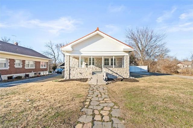 1500 W Lexington Avenue, Independence, MO 64052