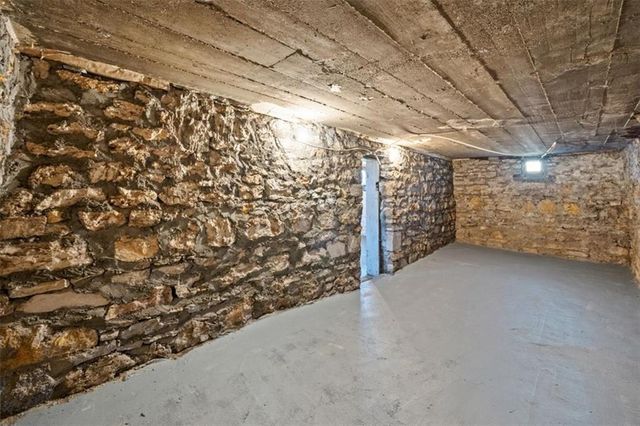 1500 W Lexington Avenue, Independence, MO 64052