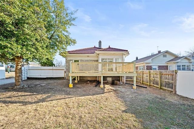 1500 W Lexington Avenue, Independence, MO 64052