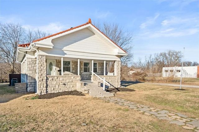 1500 W Lexington Avenue, Independence, MO 64052