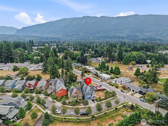 601 NE 2nd Street, North Bend, WA 98045
