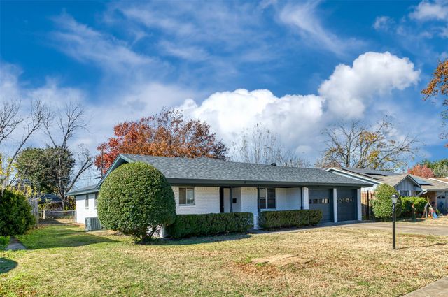 2130 Lemart Street, Grand Prairie, TX 75051