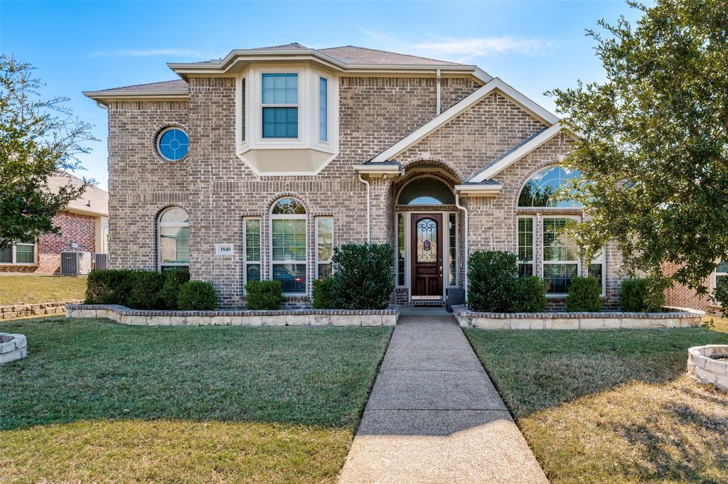 1840 River Run Drive, Desoto, TX 75115
