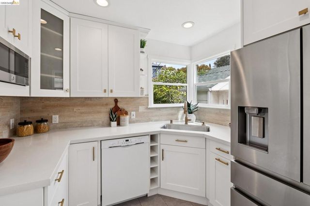 3530 Victor Ave, Oakland, CA 94619