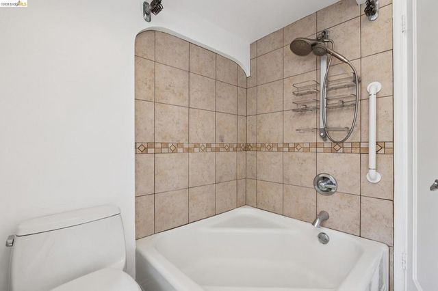 3530 Victor Ave, Oakland, CA 94619