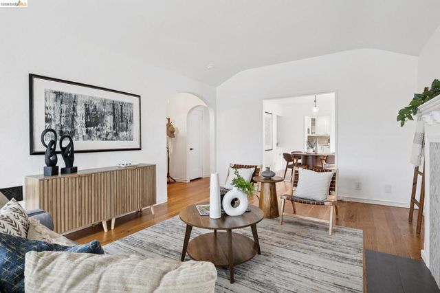 3530 Victor Ave, Oakland, CA 94619