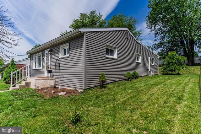 1231 E CARACAS AVE, Hershey, PA 17033
