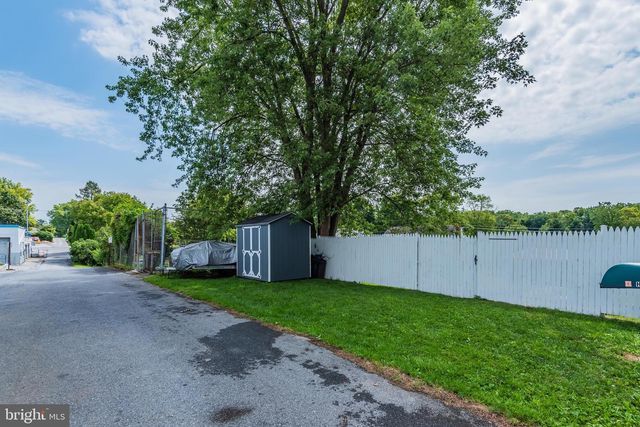 1231 E CARACAS AVE, Hershey, PA 17033