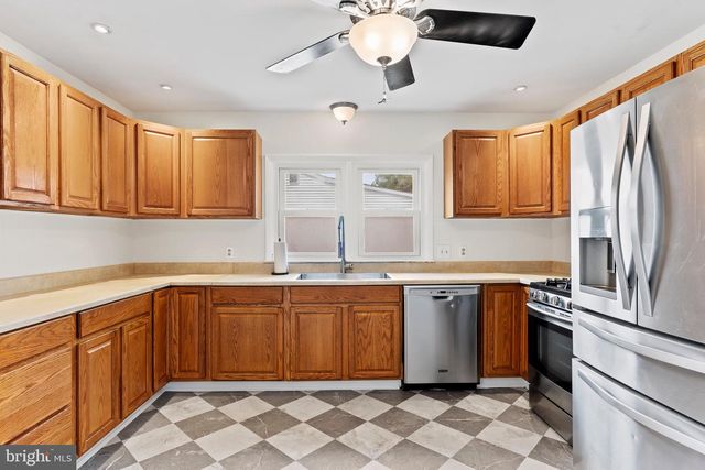 1231 E CARACAS AVE, Hershey, PA 17033