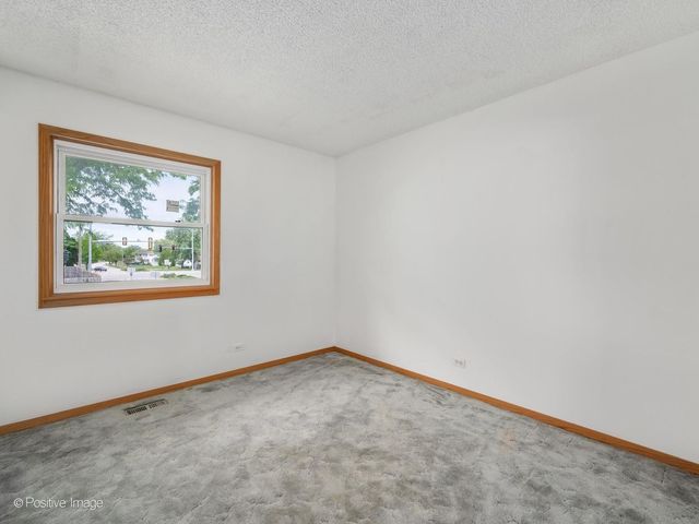 1475 Merrimac Lane, Hanover Park, IL 60133
