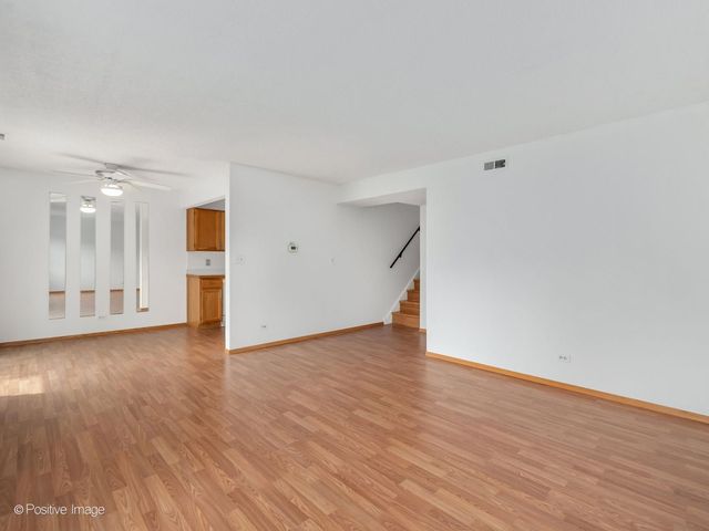 1475 Merrimac Lane, Hanover Park, IL 60133