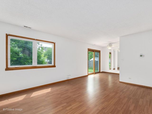 1475 Merrimac Lane, Hanover Park, IL 60133