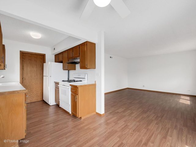 1475 Merrimac Lane, Hanover Park, IL 60133