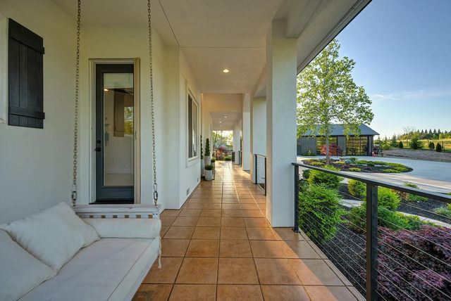 3185 Rattlesnake Rd, Newcastle, CA 95658