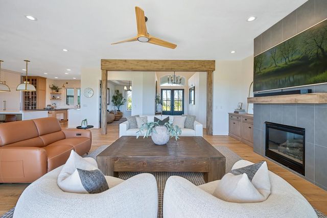 3185 Rattlesnake Rd, Newcastle, CA 95658