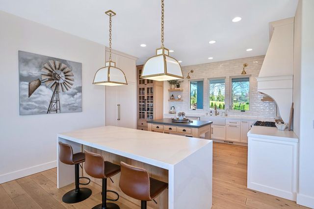 3185 Rattlesnake Rd, Newcastle, CA 95658