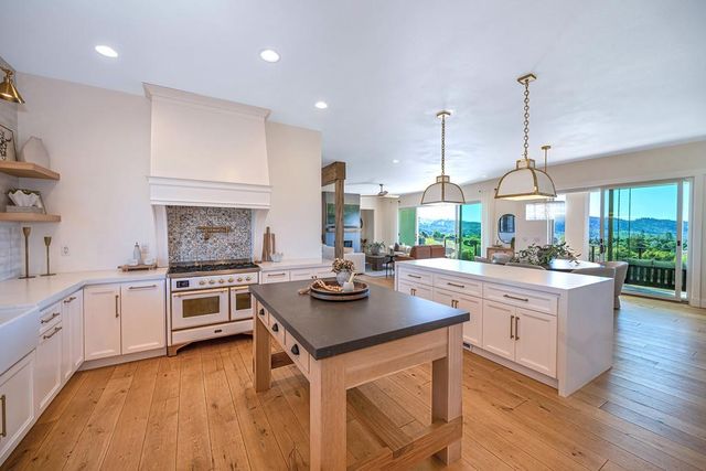 3185 Rattlesnake Rd, Newcastle, CA 95658
