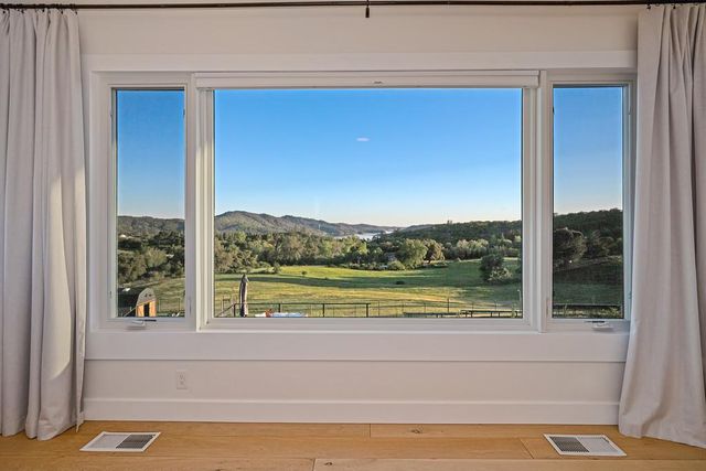 3185 Rattlesnake Rd, Newcastle, CA 95658