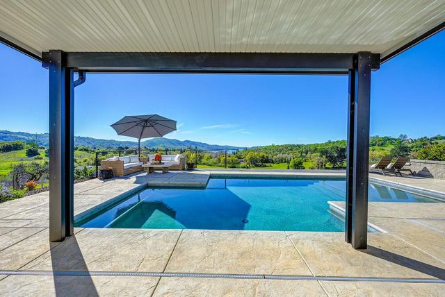 3185 Rattlesnake Rd, Newcastle, CA 95658