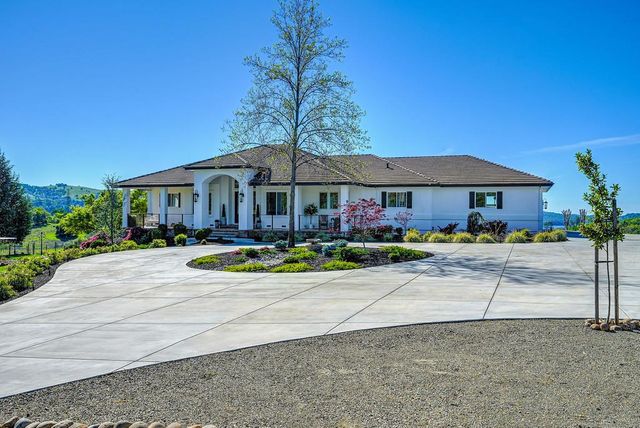 3185 Rattlesnake Rd, Newcastle, CA 95658