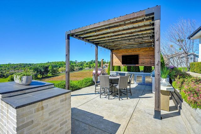 3185 Rattlesnake Rd, Newcastle, CA 95658