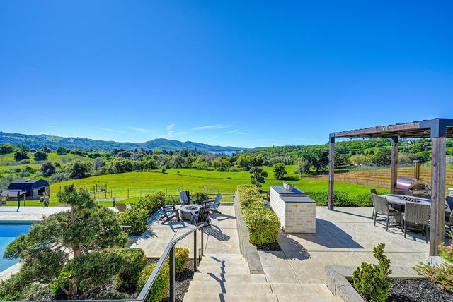 3185 Rattlesnake Rd, Newcastle, CA 95658